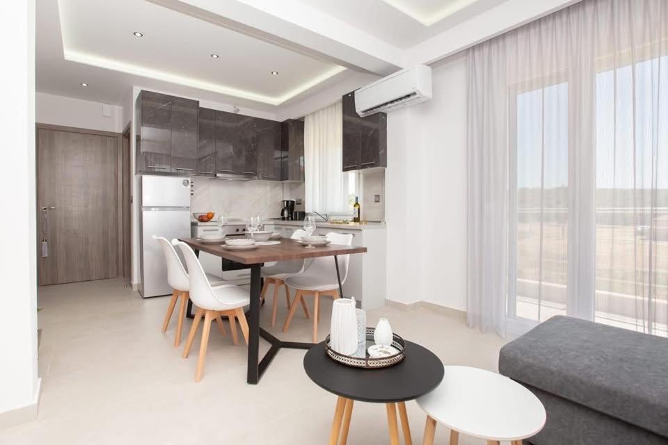 Marane Luxury Suites Néa Moudaniá Eksteriør bilde